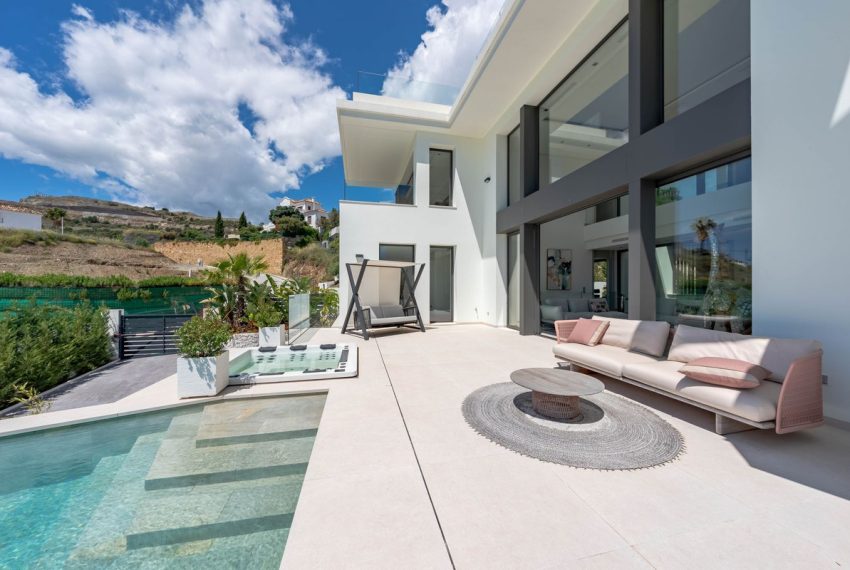 R5046685-Villa-For-Sale-La-Quinta-Detached-5-Beds-817-Built-12