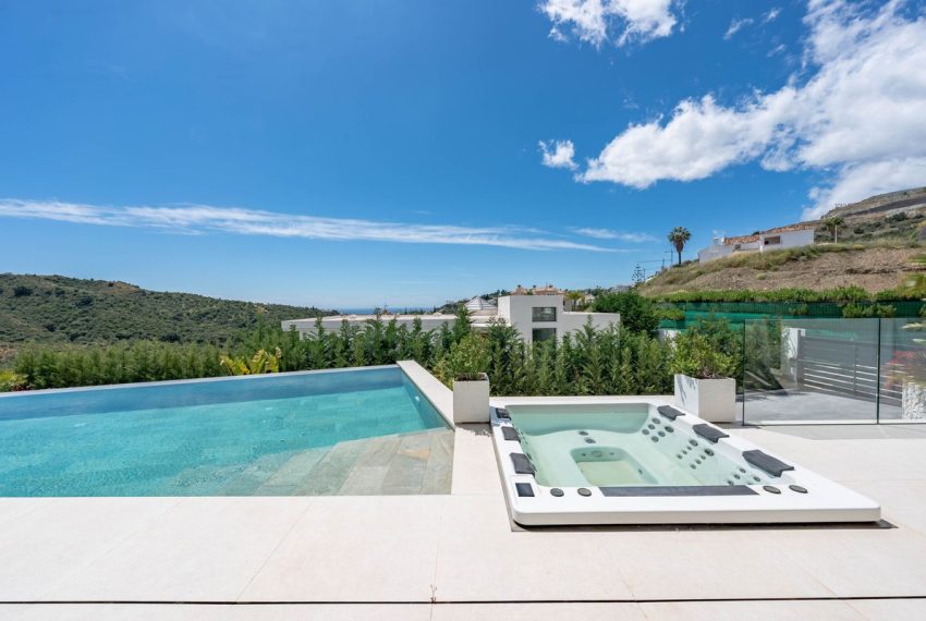 R5046685-Villa-For-Sale-La-Quinta-Detached-5-Beds-817-Built-14
