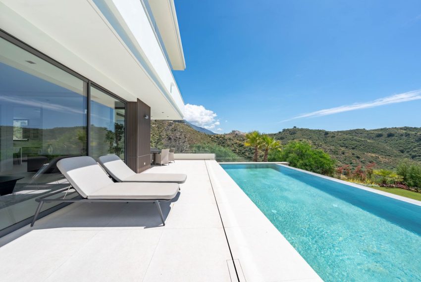 R5046685-Villa-For-Sale-La-Quinta-Detached-5-Beds-817-Built-15