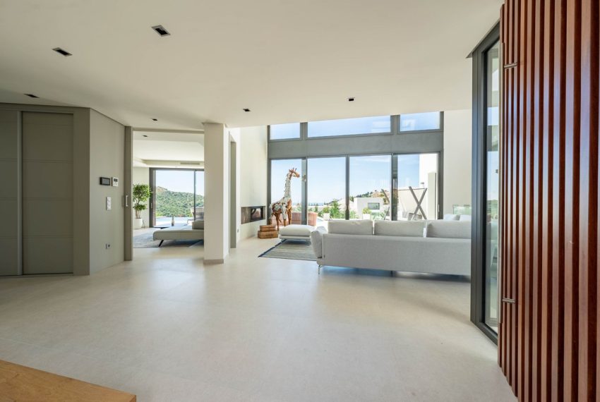R5046685-Villa-For-Sale-La-Quinta-Detached-5-Beds-817-Built-5