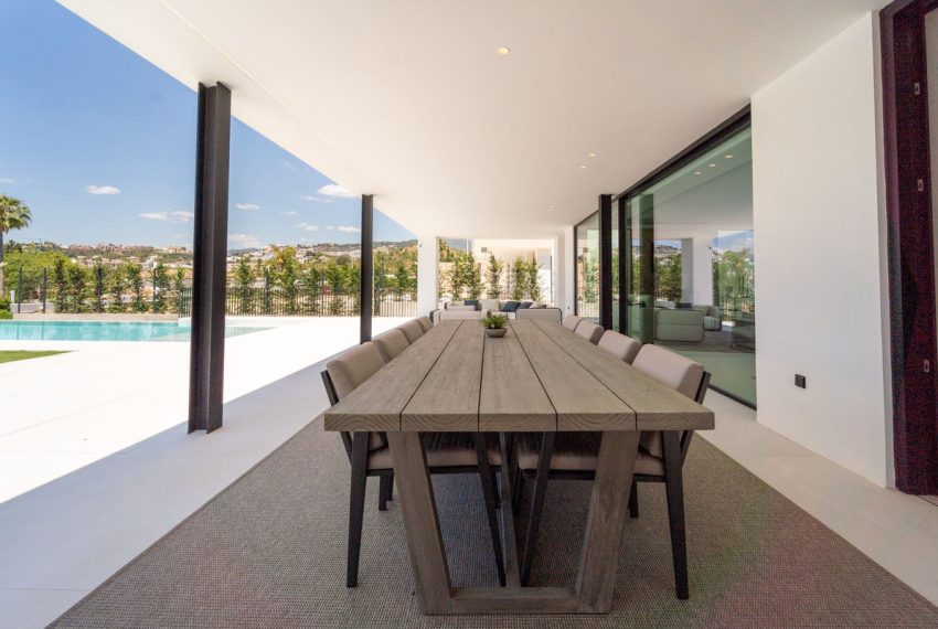 R5046937-Villa-For-Sale-Nueva-Andalucia-Detached-5-Beds-454-Built-4