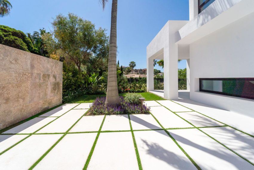 R5046937-Villa-For-Sale-Nueva-Andalucia-Detached-5-Beds-454-Built-6
