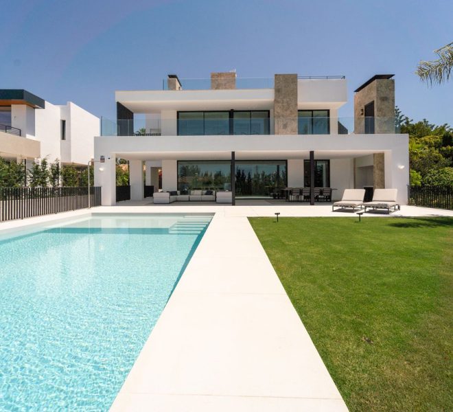 R5046937-Image 1-Detached - 5 Beds - 454 Built