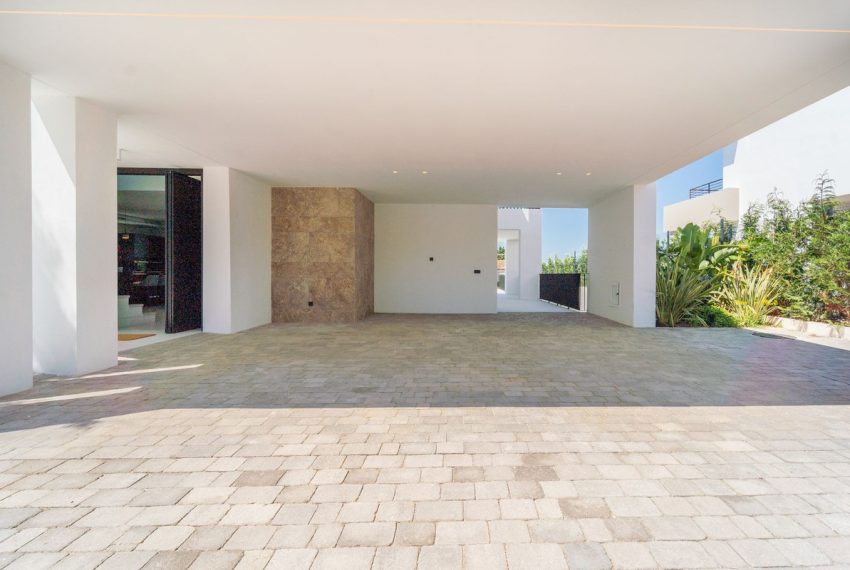 R5046937-Villa-For-Sale-Nueva-Andalucia-Detached-5-Beds-454-Built-8