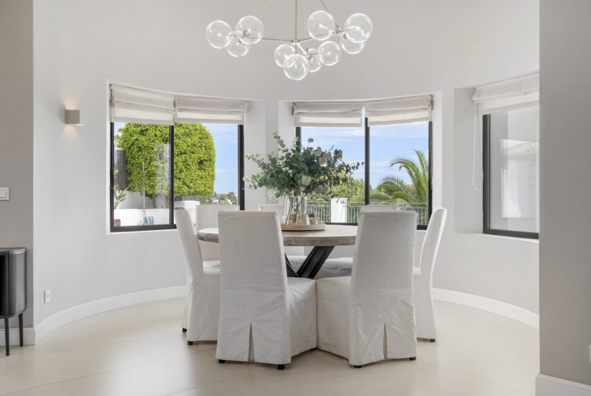 R5047192-Villa-For-Sale-Benahavis-Detached-5-Beds-457-Built-11
