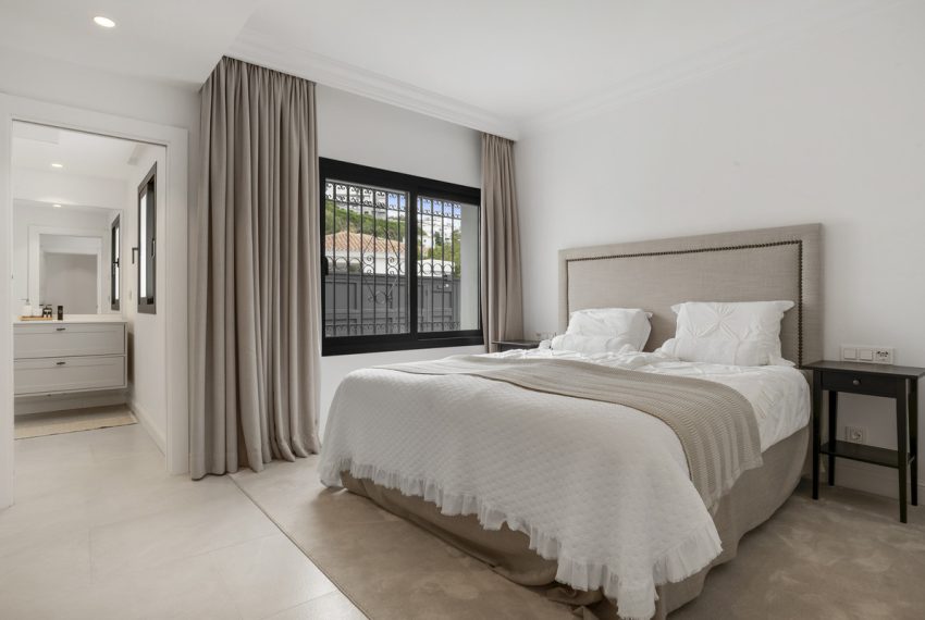 R5047192-Villa-For-Sale-Benahavis-Detached-5-Beds-457-Built-19