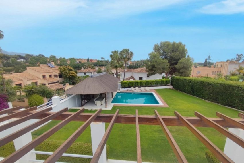 R5047465-Villa-For-Sale-Nueva-Andalucia-Detached-5-Beds-510-Built-1