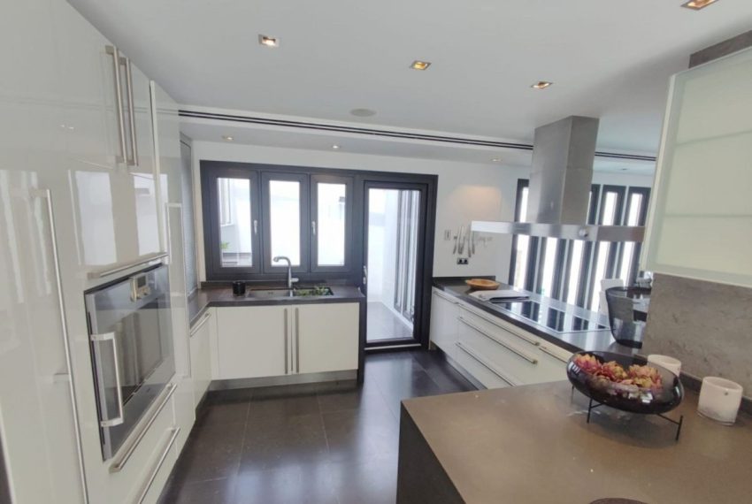 R5047465-Villa-For-Sale-Nueva-Andalucia-Detached-5-Beds-510-Built-10