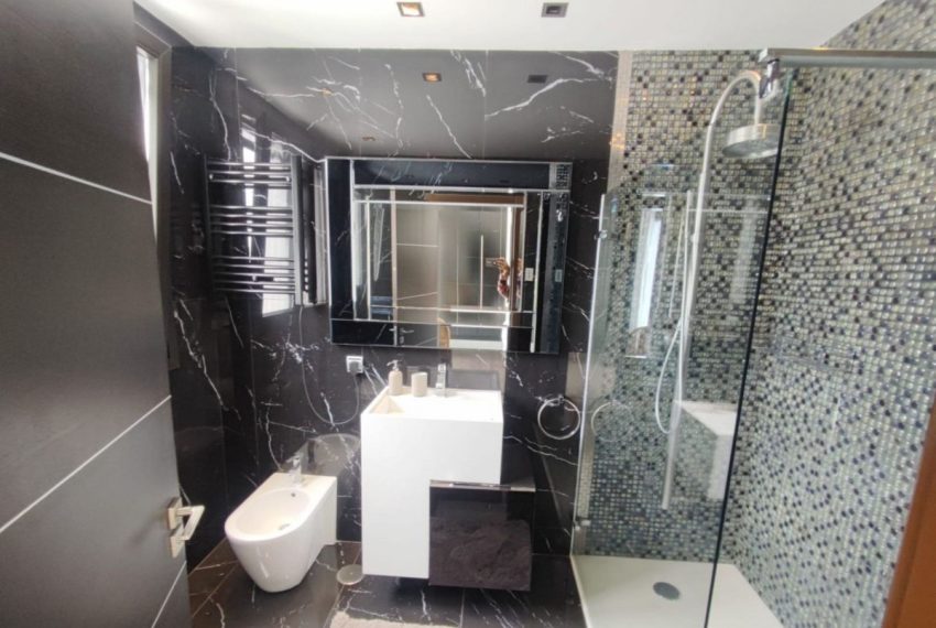 R5047465-Villa-For-Sale-Nueva-Andalucia-Detached-5-Beds-510-Built-12