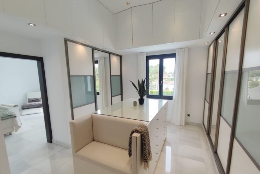 R5047465-Villa-For-Sale-Nueva-Andalucia-Detached-5-Beds-510-Built-13