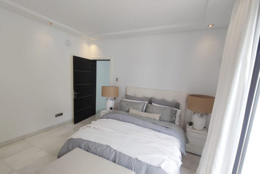 R5047465-Villa-For-Sale-Nueva-Andalucia-Detached-5-Beds-510-Built-19