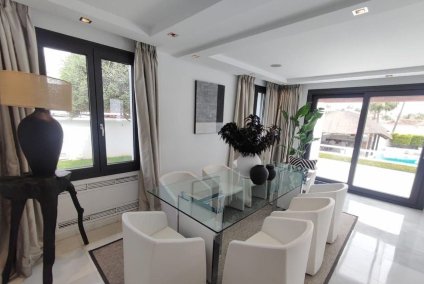 R5047465-Villa-For-Sale-Nueva-Andalucia-Detached-5-Beds-510-Built-4