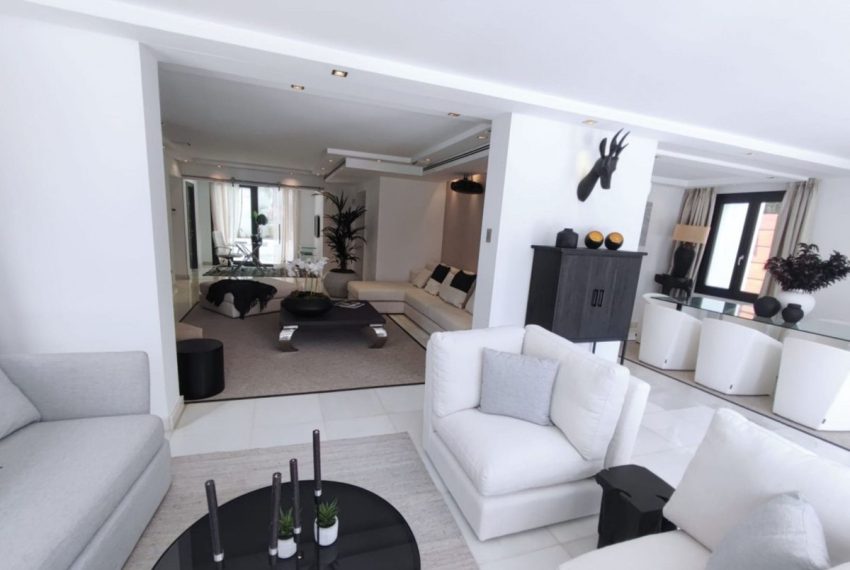 R5047465-Villa-For-Sale-Nueva-Andalucia-Detached-5-Beds-510-Built-5