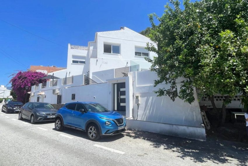 R5047618-Villa-For-Sale-Nueva-Andalucia-Detached-3-Beds-265-Built