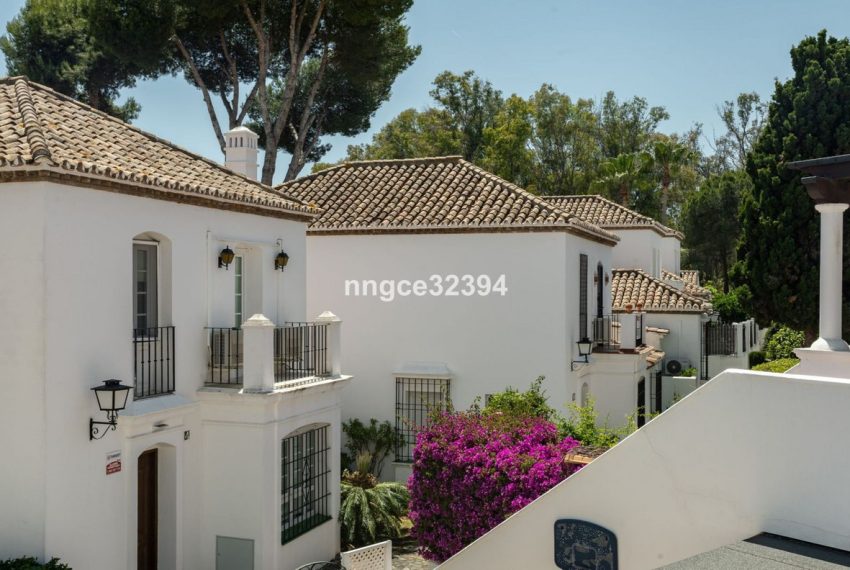 R5047696-Apartment-For-Sale-New-Golden-Mile-Penthouse-2-Beds-80-Built-7