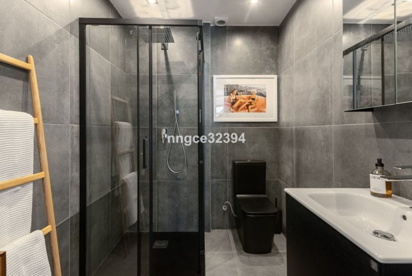 R5047696-Apartment-For-Sale-New-Golden-Mile-Penthouse-2-Beds-80-Built-9