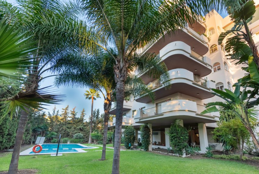 R5047813-Apartment-For-Sale-Nueva-Andalucia-Middle-Floor-2-Beds-92-Built