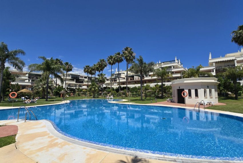 R5048110-Apartment-For-Sale-Nueva-Andalucia-Middle-Floor-3-Beds-126-Built-1