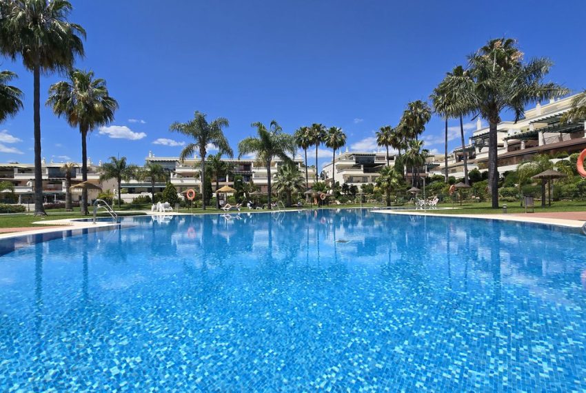 R5048110-Apartment-For-Sale-Nueva-Andalucia-Middle-Floor-3-Beds-126-Built
