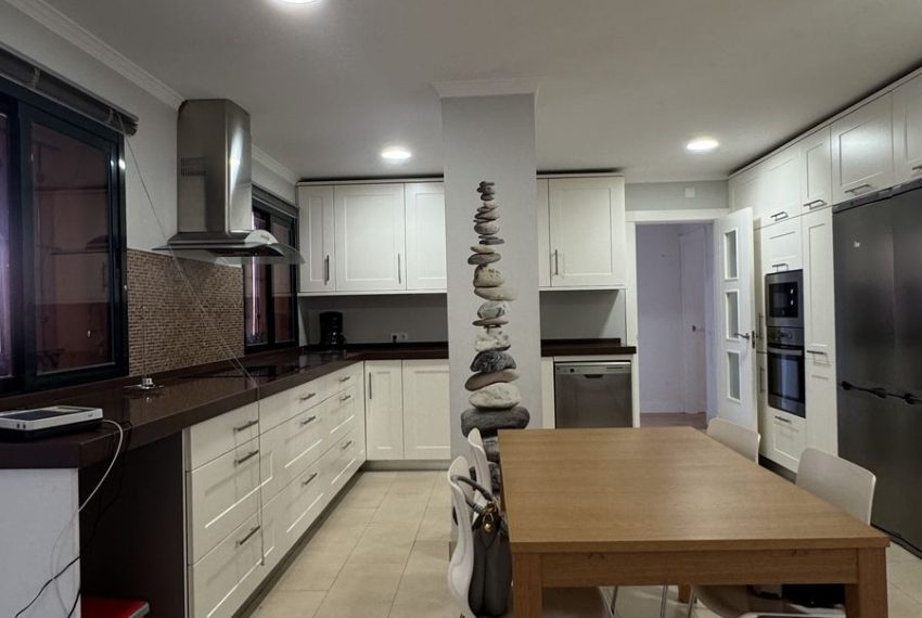 R5048275-Apartment-For-Sale-Elviria-Penthouse-4-Beds-400-Built-5
