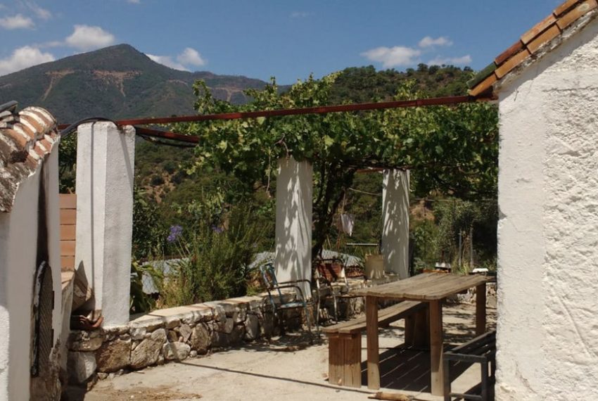 R5048515-Villa-For-Sale-Istan-Finca-3-Beds-210-Built-1