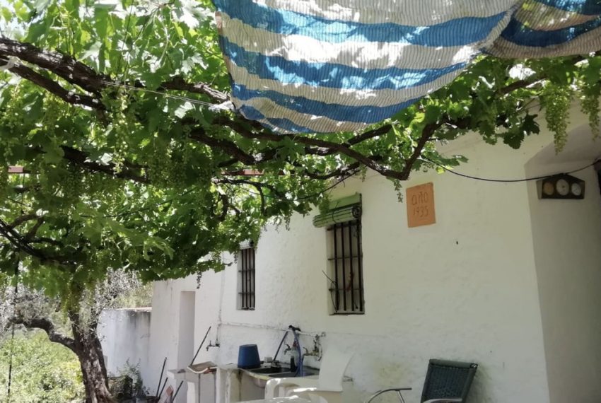 R5048515-Villa-For-Sale-Istan-Finca-3-Beds-210-Built-3