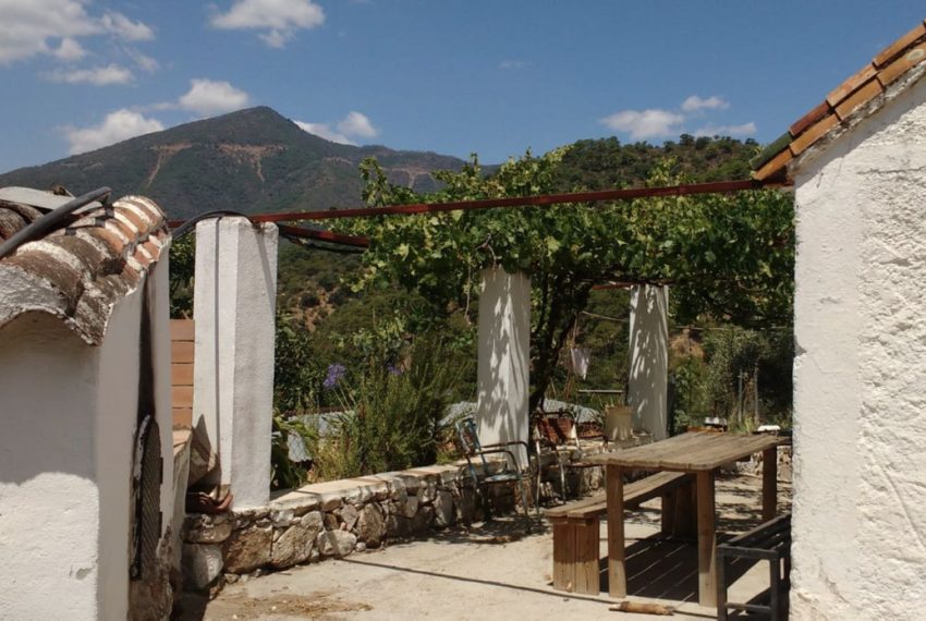 R5048515-Villa-For-Sale-Istan-Finca-3-Beds-210-Built-4