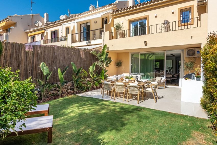 R5048650-Townhouse-For-Sale-Nueva-Andalucia-Terraced-4-Beds-129-Built-11