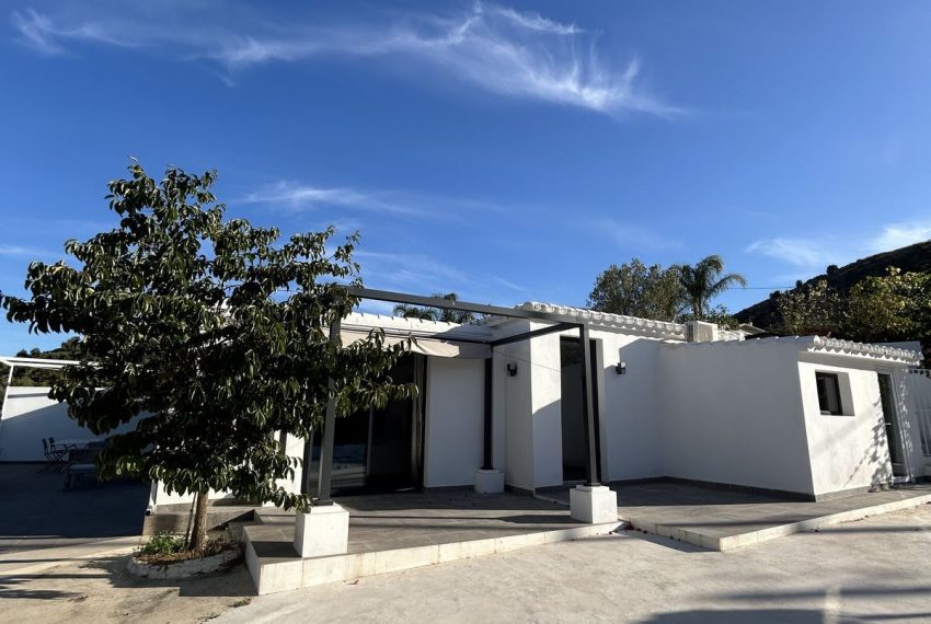 R5048665-Villa-For-Sale-Marbella-Detached-3-Beds-203-Built-4