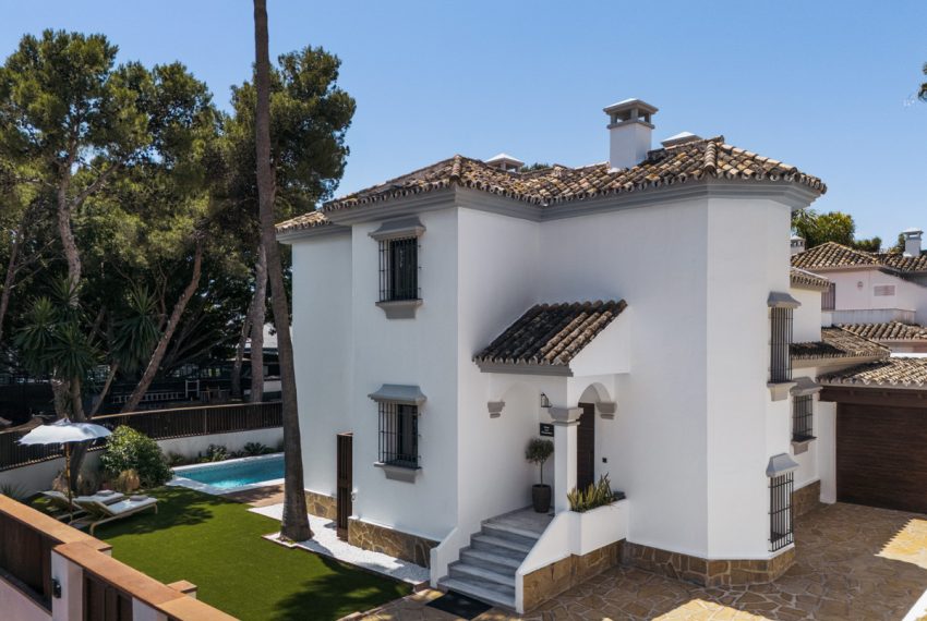 R5048803-Villa-For-Sale-Nueva-Andalucia-Detached-6-Beds-315-Built-12
