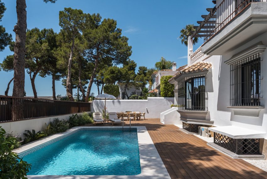 R5048803-Villa-For-Sale-Nueva-Andalucia-Detached-6-Beds-315-Built-8