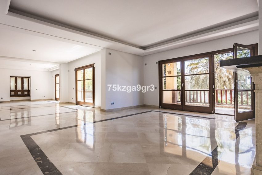 R5049391-Villa-For-Sale-Marbella-Detached-6-Beds-765-Built-11