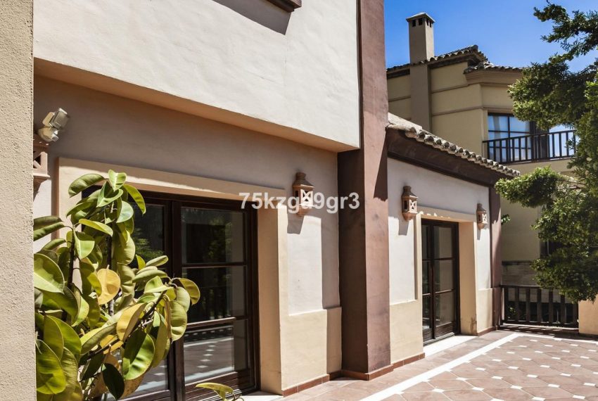 R5049391-Villa-For-Sale-Marbella-Detached-6-Beds-765-Built-17
