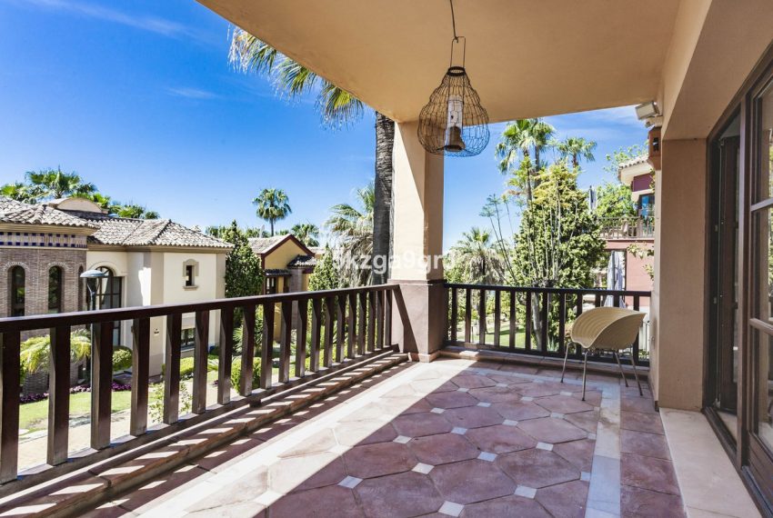 R5049391-Villa-For-Sale-Marbella-Detached-6-Beds-765-Built-18