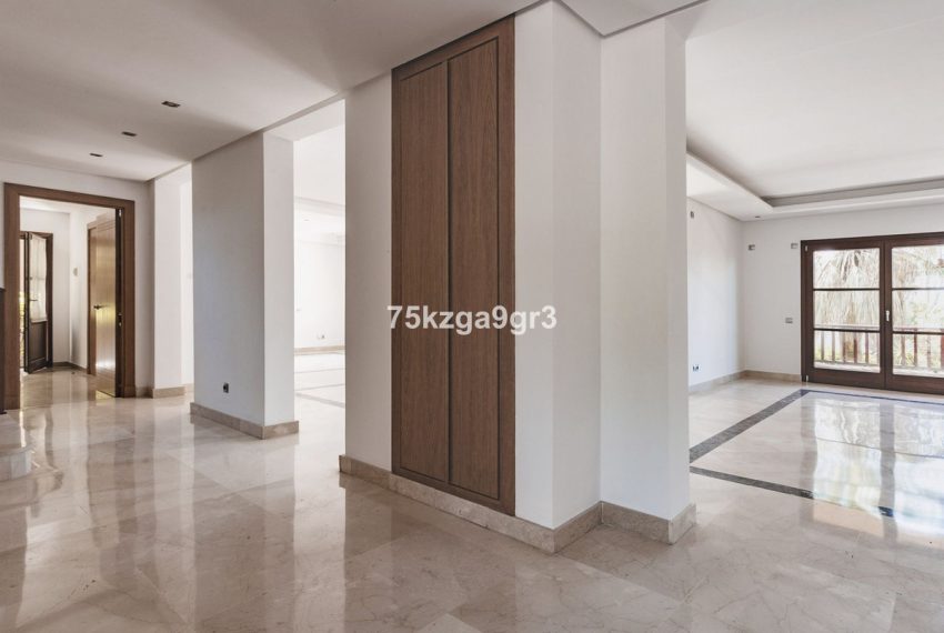 R5049391-Villa-For-Sale-Marbella-Detached-6-Beds-765-Built-6