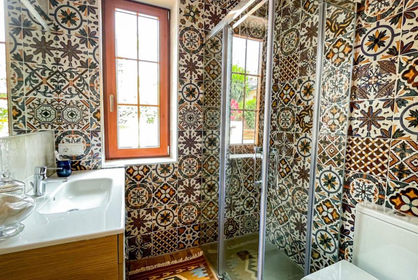 R5049835-Villa-For-Sale-El-Rosario-Detached-6-Beds-460-Built-16
