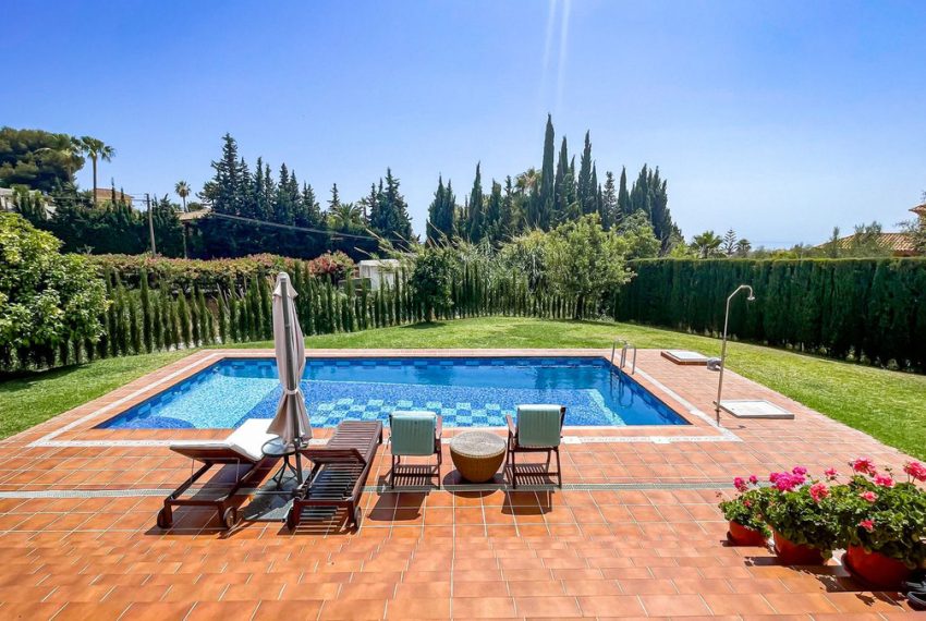 R5049835-Villa-For-Sale-El-Rosario-Detached-6-Beds-460-Built-2