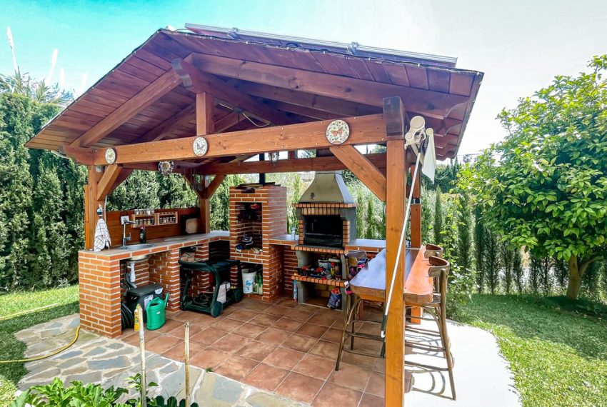 R5049835-Villa-For-Sale-El-Rosario-Detached-6-Beds-460-Built-3