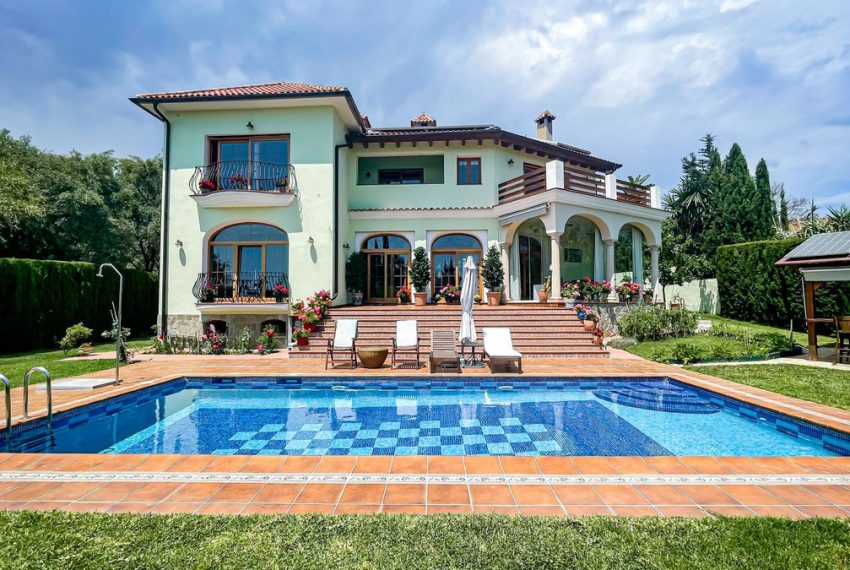 R5049835-Villa-For-Sale-El-Rosario-Detached-6-Beds-460-Built