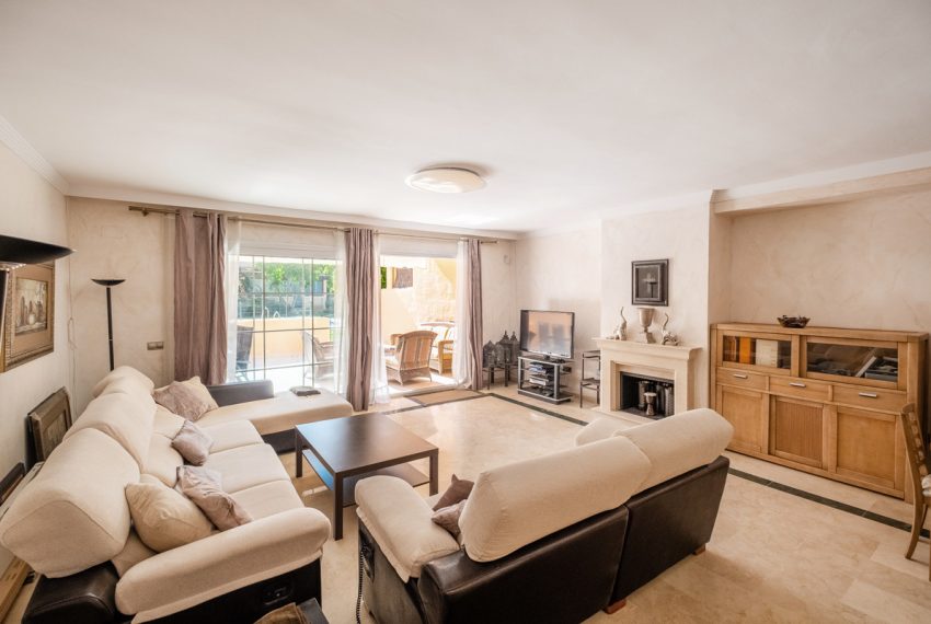 R5049898-Townhouse-For-Sale-The-Golden-Mile-Terraced-4-Beds-307-Built-1