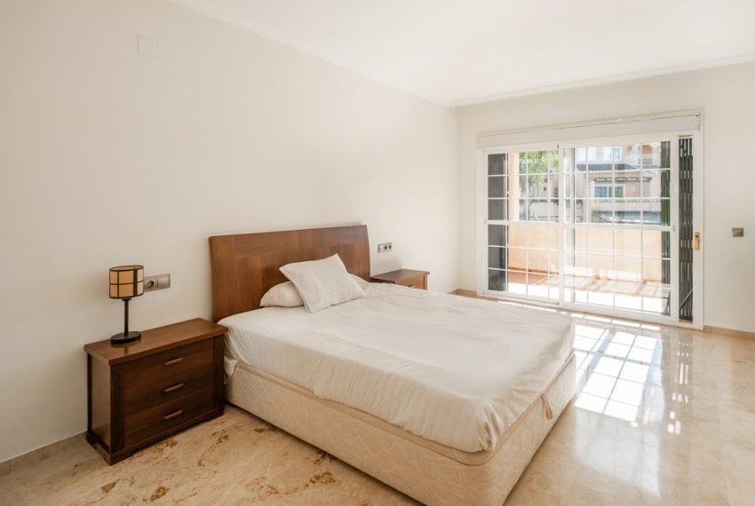 R5049898-Townhouse-For-Sale-The-Golden-Mile-Terraced-4-Beds-307-Built-14