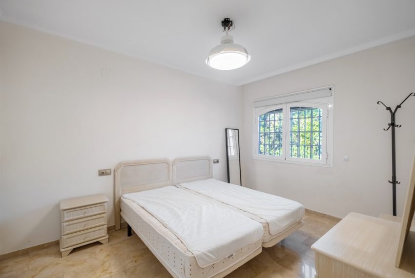 R5049898-Townhouse-For-Sale-The-Golden-Mile-Terraced-4-Beds-307-Built-17