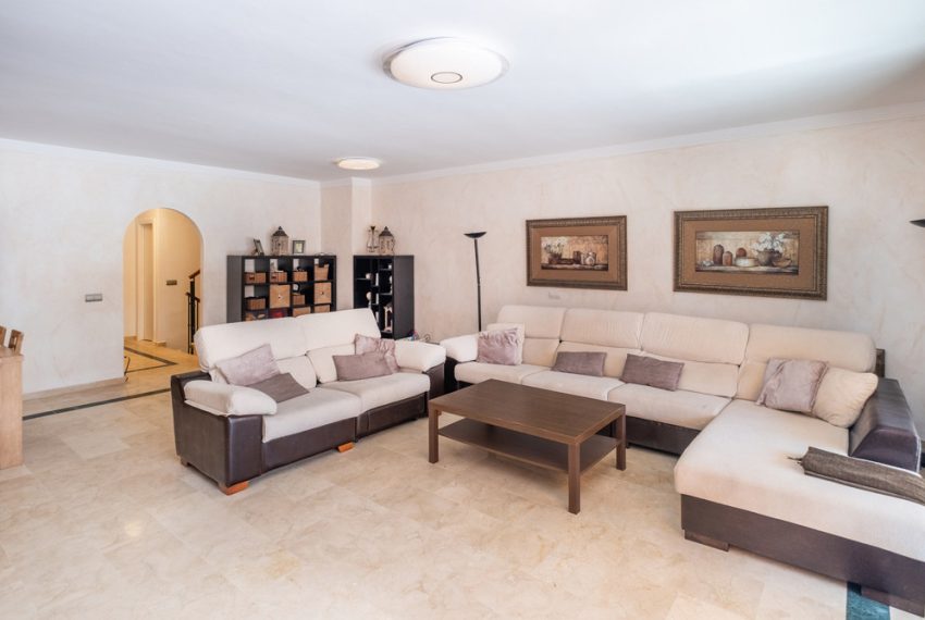 R5049898-Townhouse-For-Sale-The-Golden-Mile-Terraced-4-Beds-307-Built-3