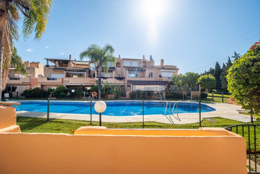 R5049898-Townhouse-For-Sale-The-Golden-Mile-Terraced-4-Beds-307-Built