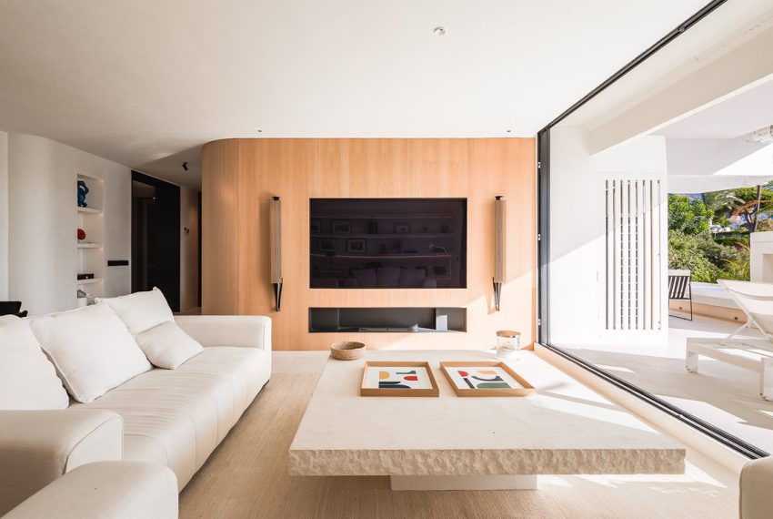R5049910-Apartment-For-Sale-The-Golden-Mile-Middle-Floor-3-Beds-317-Built-2