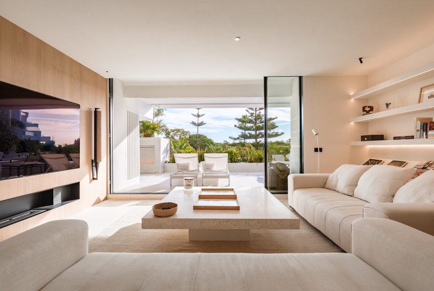 R5049910-Apartment-For-Sale-The-Golden-Mile-Middle-Floor-3-Beds-317-Built-3