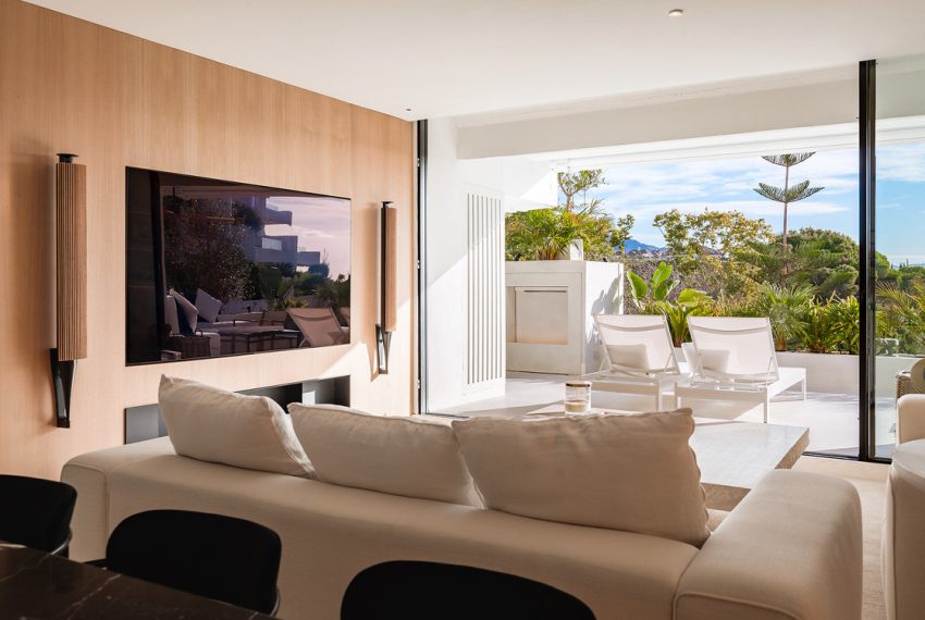 R5049910-Apartment-For-Sale-The-Golden-Mile-Middle-Floor-3-Beds-317-Built-9