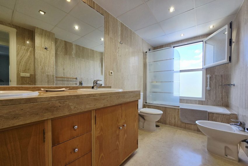 R5050351-Apartment-For-Sale-Elviria-Penthouse-3-Beds-155-Built-11