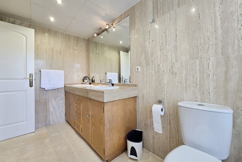 R5050351-Apartment-For-Sale-Elviria-Penthouse-3-Beds-155-Built-16
