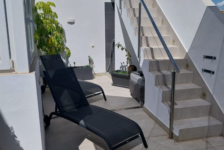 R5050603-Villa-For-Sale-Estepona-Detached-4-Beds-570-Built-7